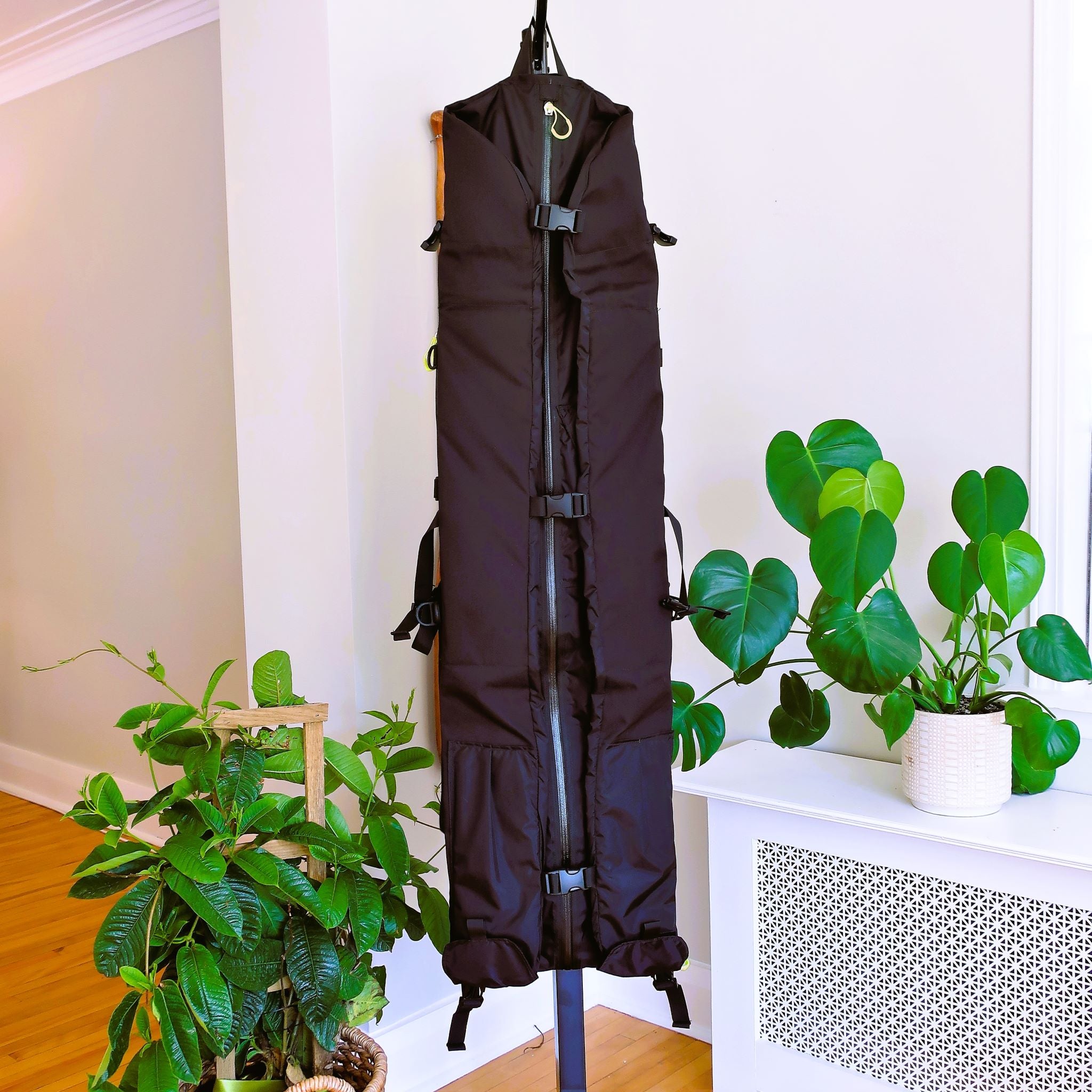 The_Fly_Garment_Bag_Cycle_Commute_First_Fold_Bug_Eye_Original.jpg