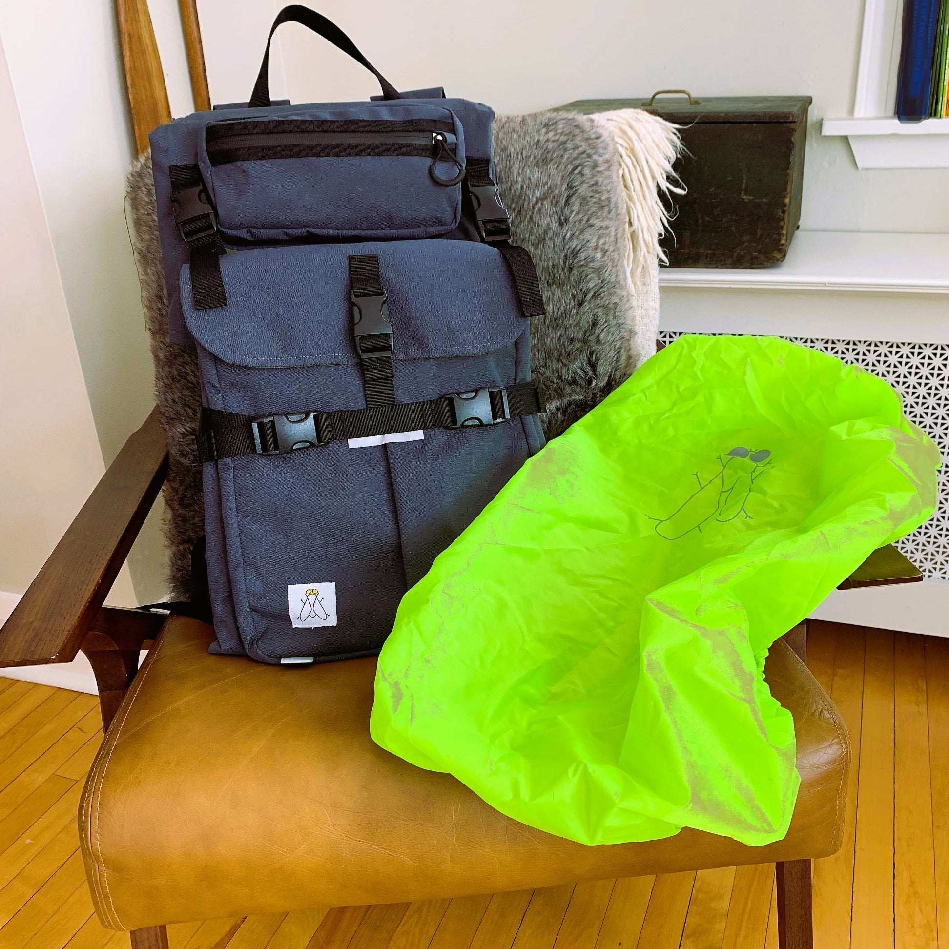 The_Fly_Garment_Bag_Front_with_Rain_Hood_Bug_Eye_original.jpg